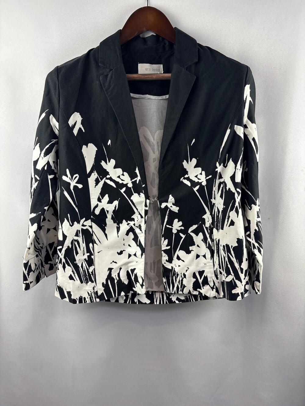 Women’s Erin London Small Black & White Floral Blazer